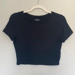 black cropped tee